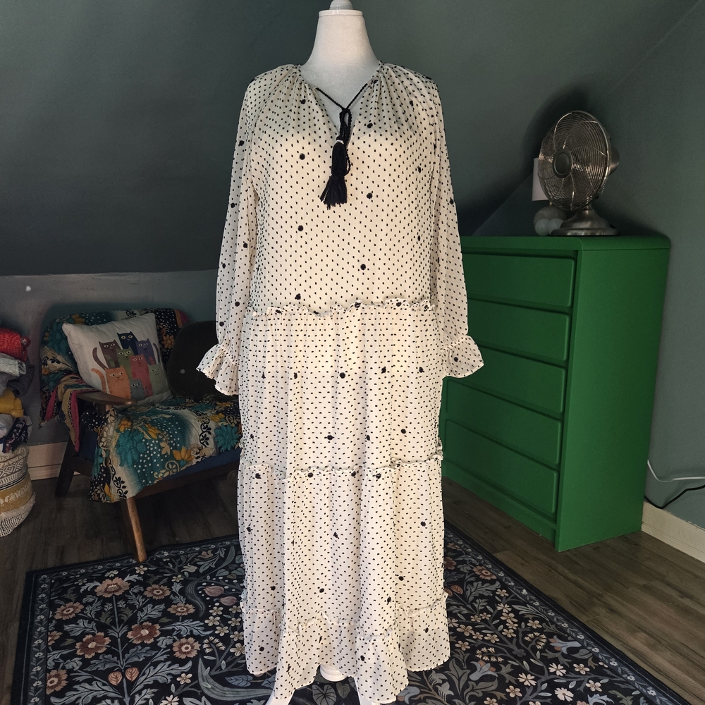 ZARA OVERSIZED PLUMETIS DRESS WITH EMBROIDERY DETAIL. ECRU / BLACK. SIZE L